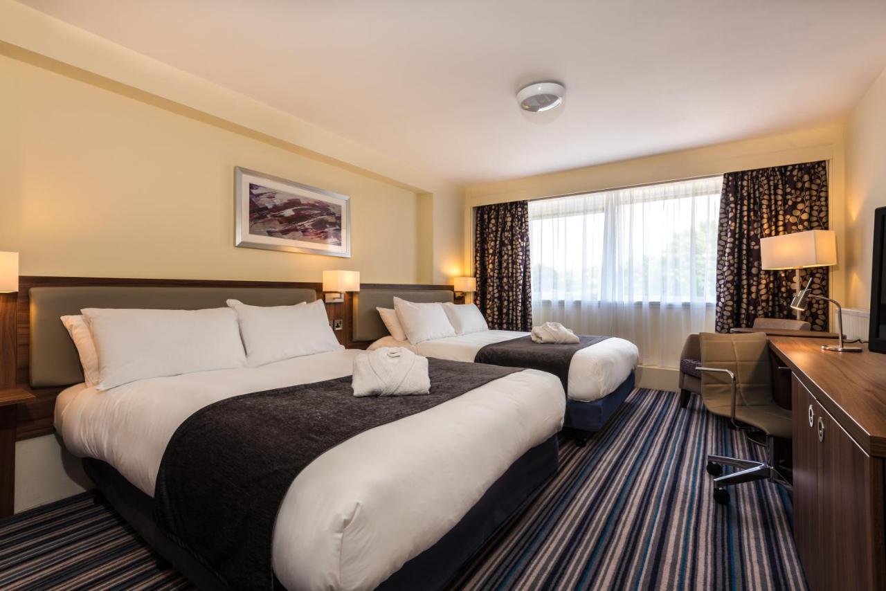 Holiday Inn Colchester By Ihg Екстериор снимка