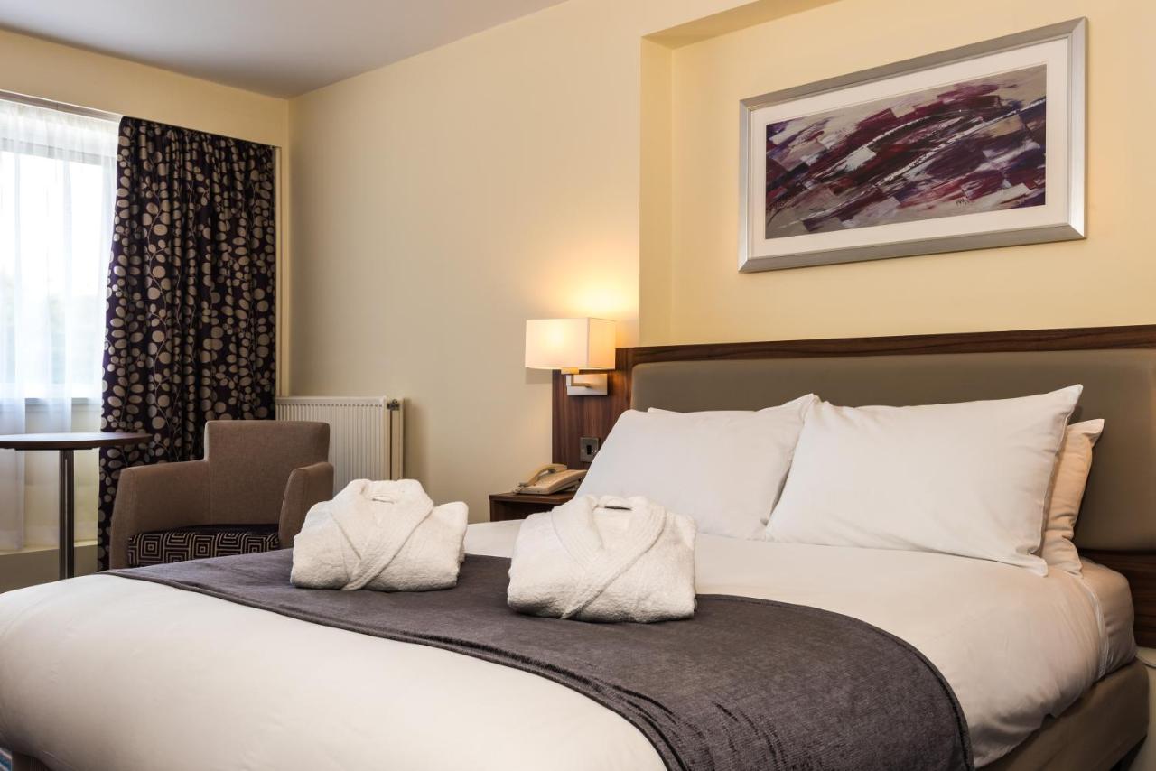 Holiday Inn Colchester By Ihg Екстериор снимка