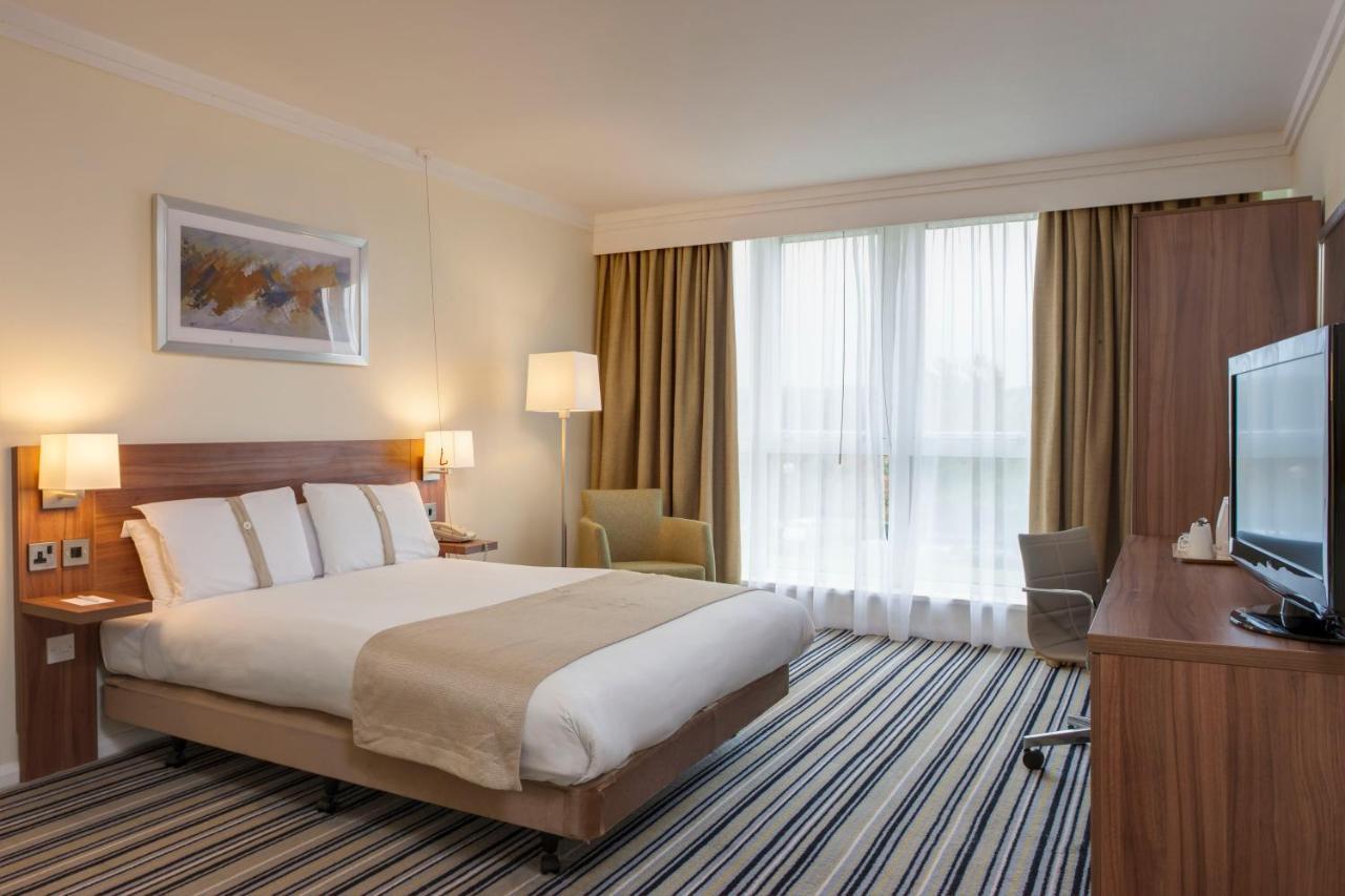 Holiday Inn Colchester By Ihg Екстериор снимка