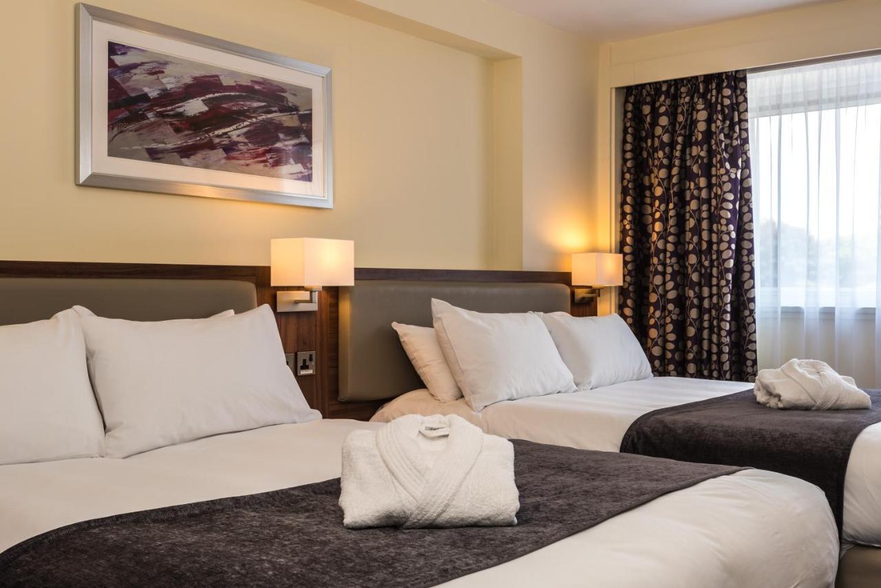 Holiday Inn Colchester By Ihg Екстериор снимка