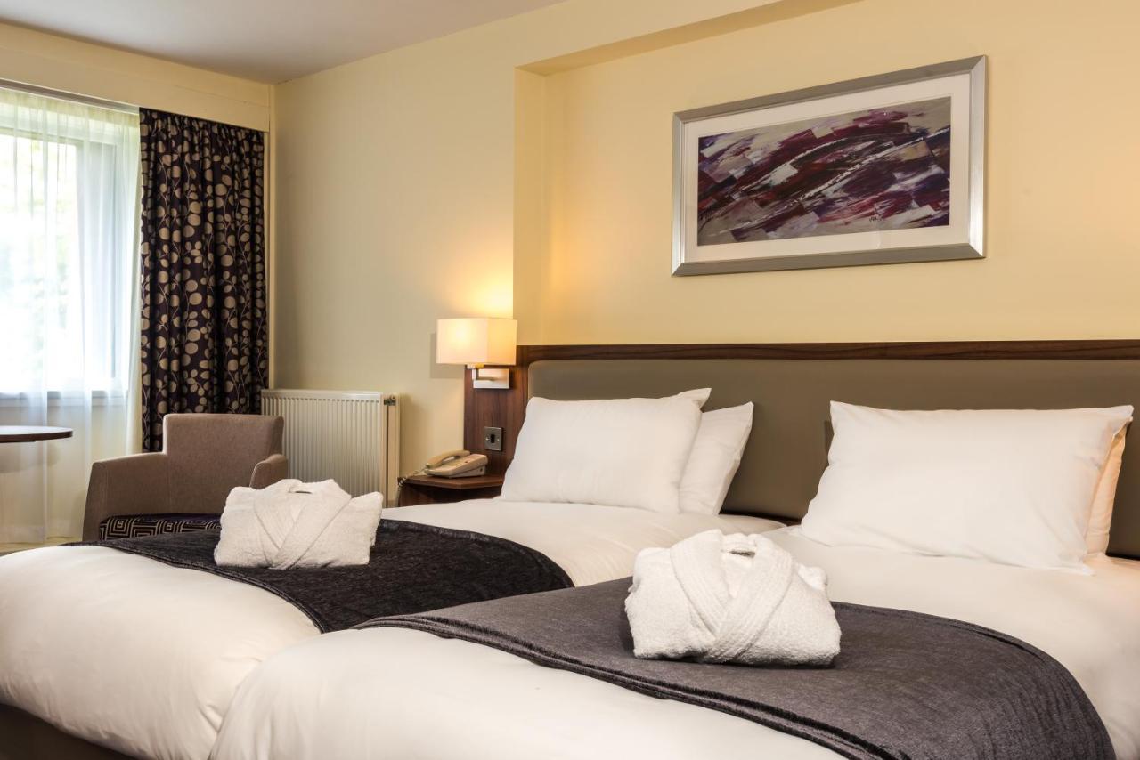 Holiday Inn Colchester By Ihg Екстериор снимка