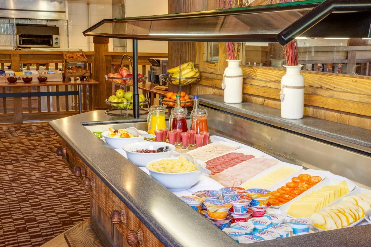Holiday Inn Colchester By Ihg Екстериор снимка