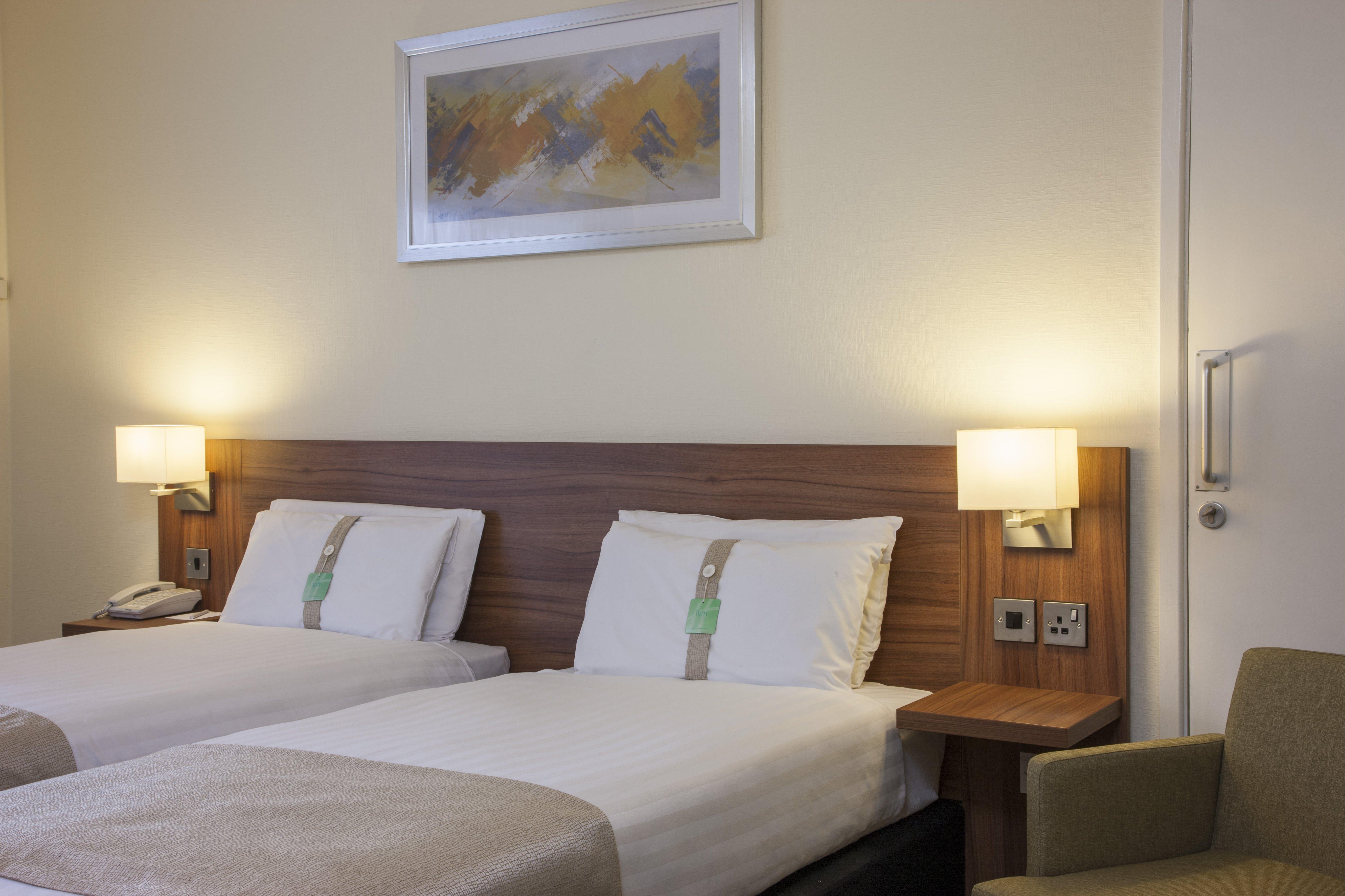 Holiday Inn Colchester By Ihg Екстериор снимка