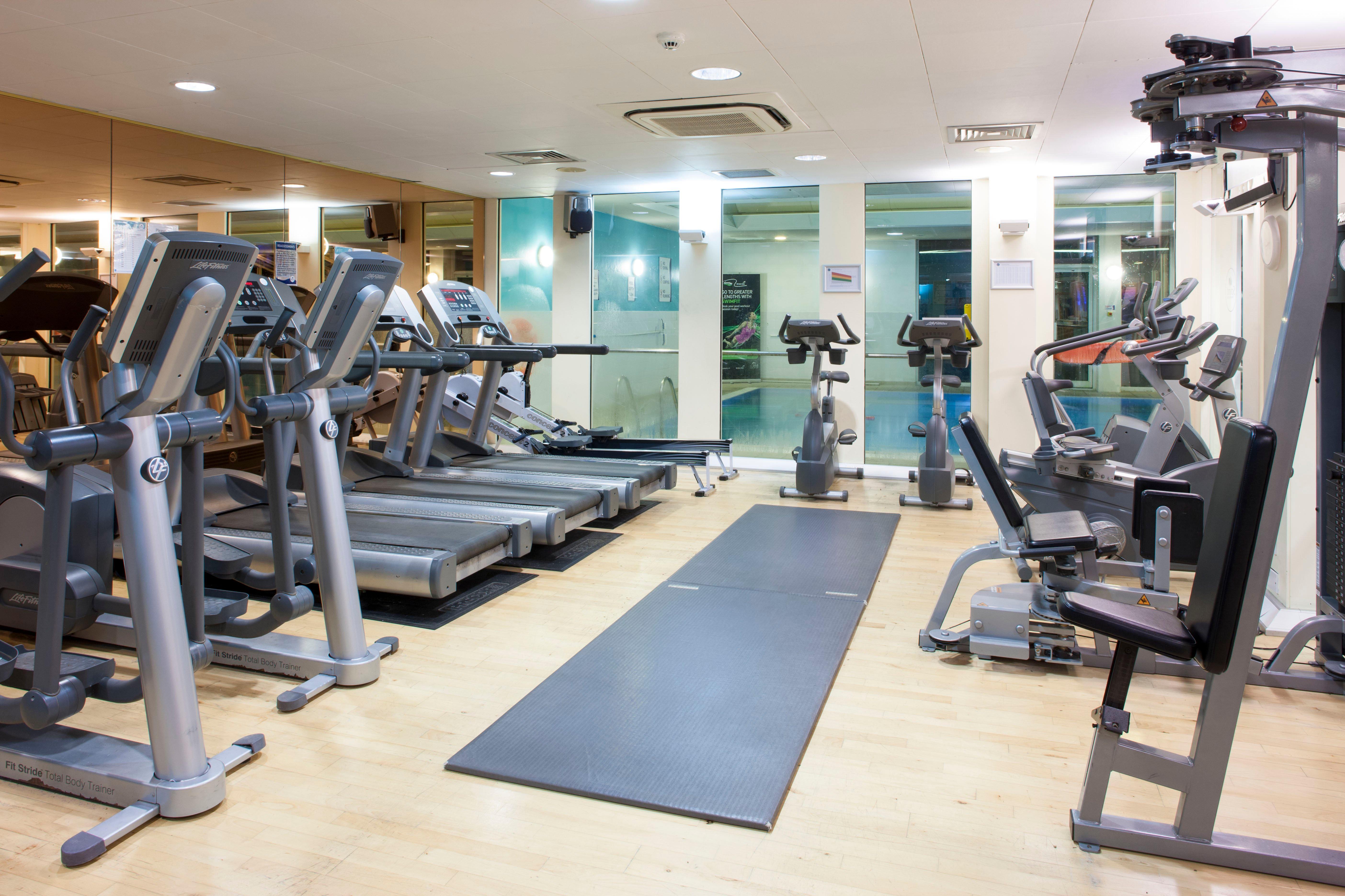 Holiday Inn Colchester By Ihg Екстериор снимка