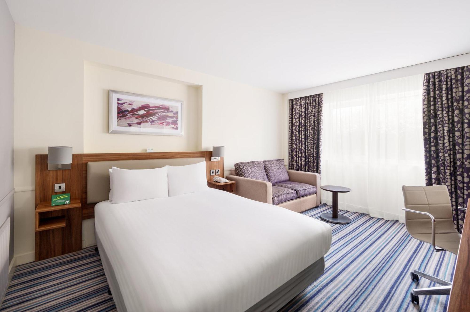 Holiday Inn Colchester By Ihg Екстериор снимка