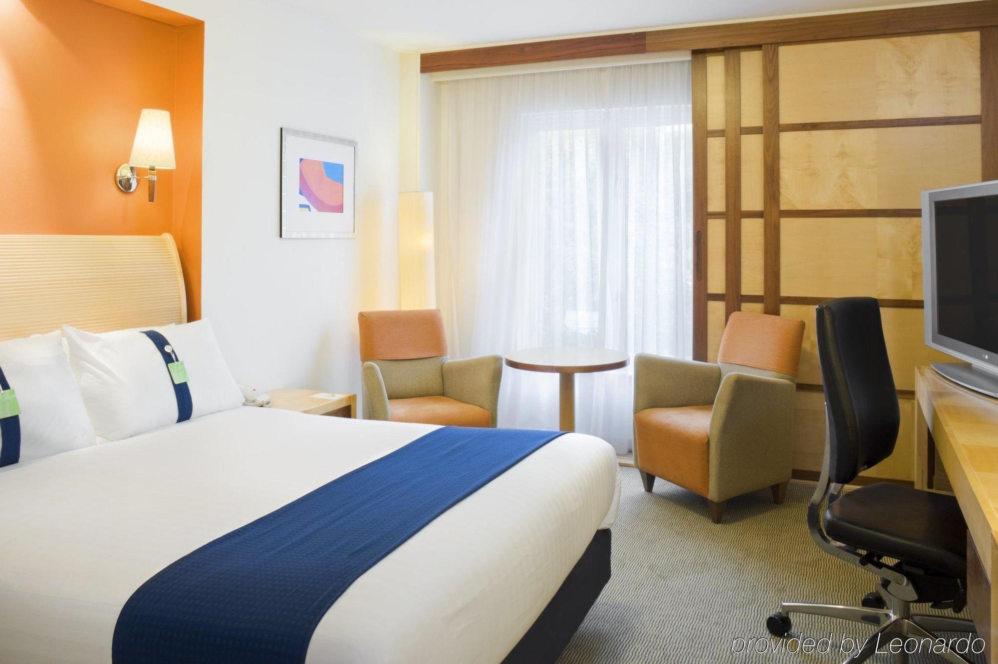 Holiday Inn Colchester By Ihg Екстериор снимка